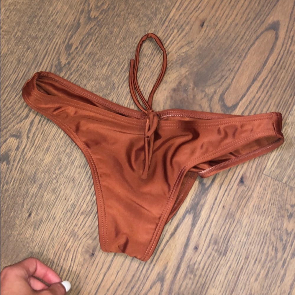 Scrunchy butt bikini bottom